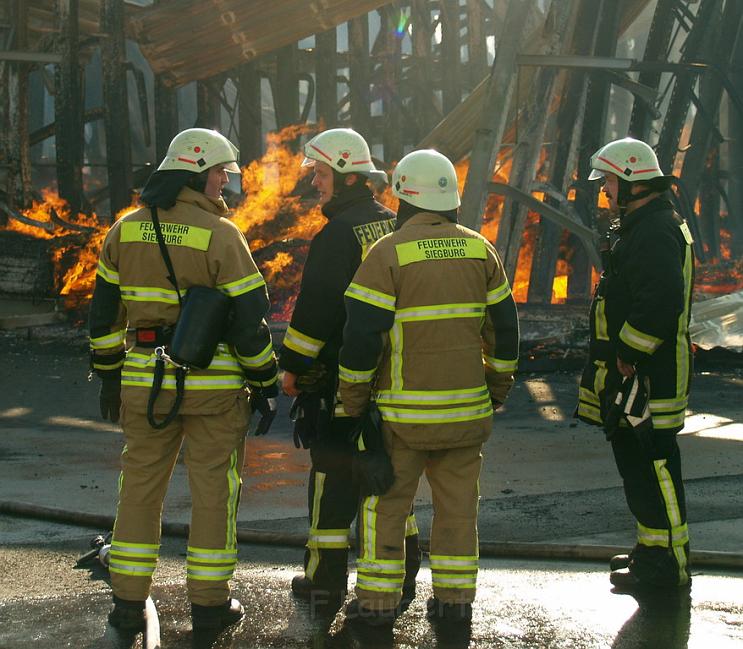 Grossbrand Holzlager Siegburg Industriestr P063.JPG